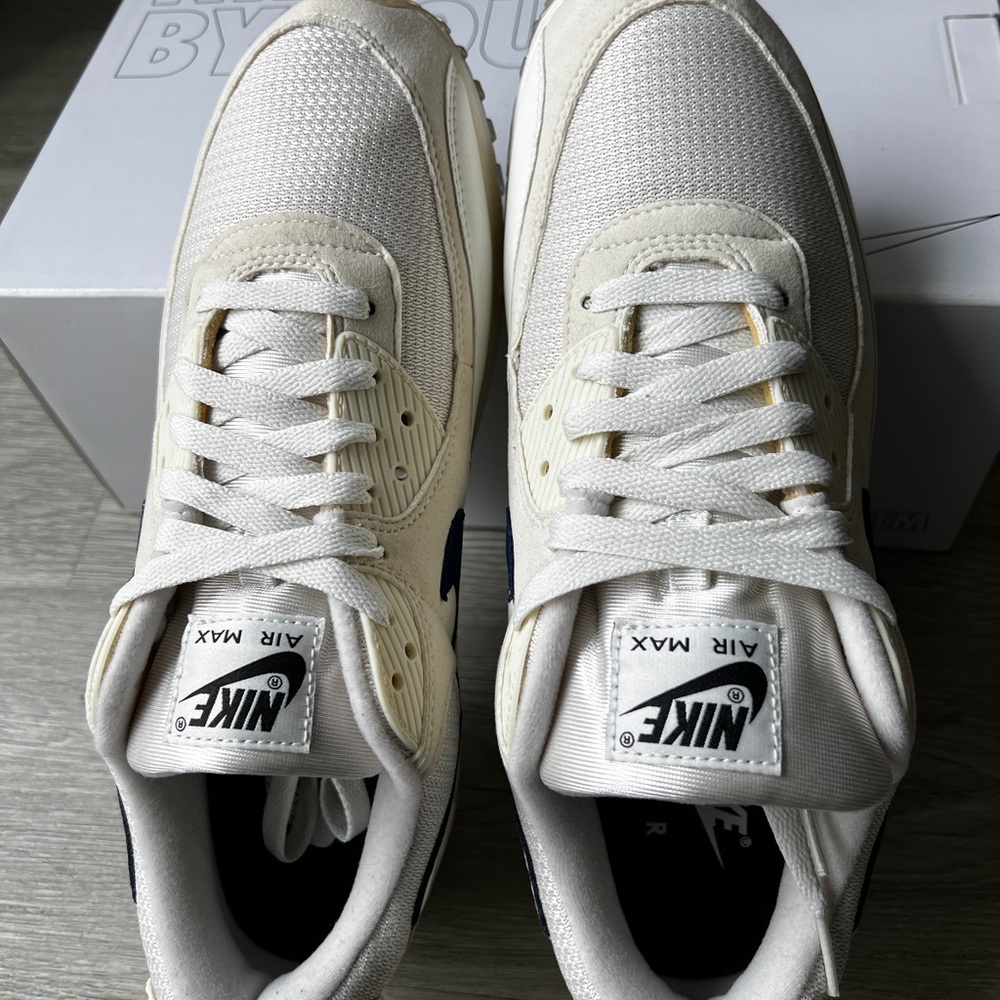 Nike ID White/Sail and Midnight Navy Blue Air Max 90 Sneakers (US 10.5M) - Picture 7 of 8